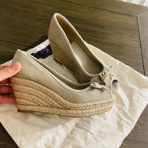 Is very good conditions